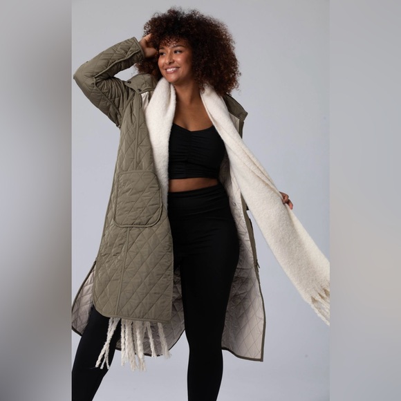 Savvi Cream Fringe Scarf - Picture 4 of 14